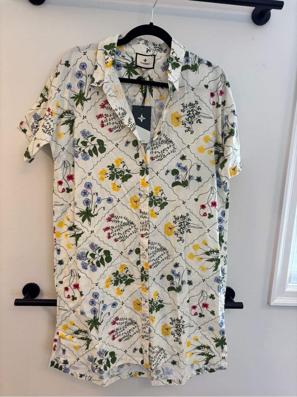 Tuckernuck NWT Short-Sleeve White Floral Print Button-Up Shirt